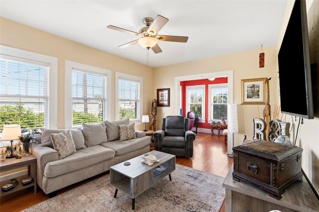 1821 25th Street, Galveston, TX 77550