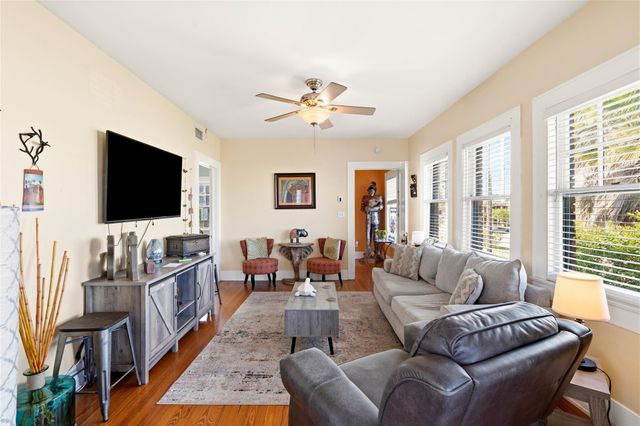 1821 25th Street, Galveston, TX 77550