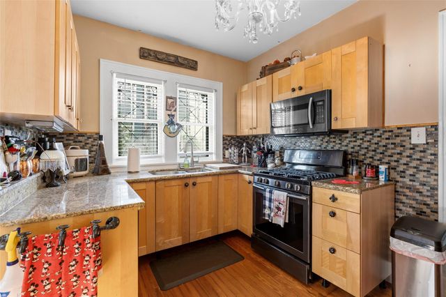 1821 25th Street, Galveston, TX 77550