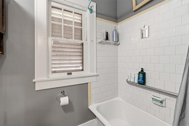 1821 25th Street, Galveston, TX 77550