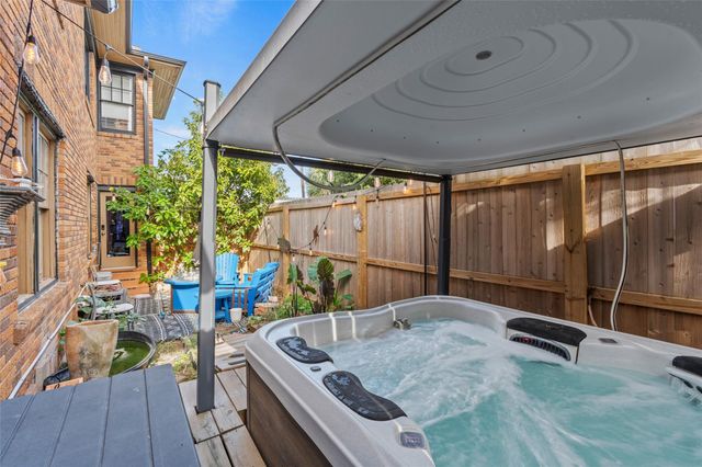 1821 25th Street, Galveston, TX 77550
