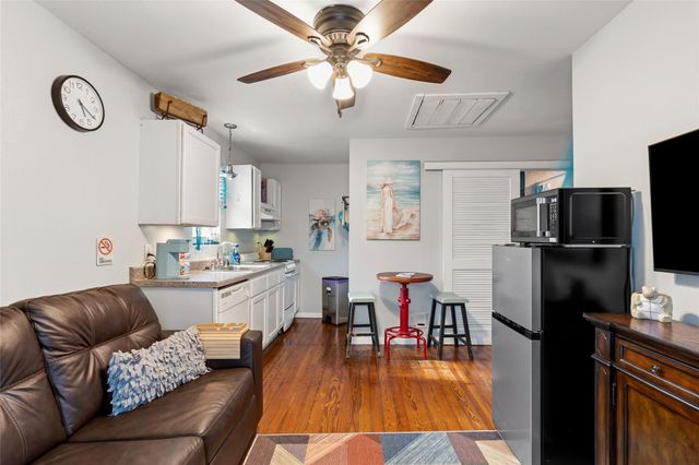 1821 25th Street, Galveston, TX 77550