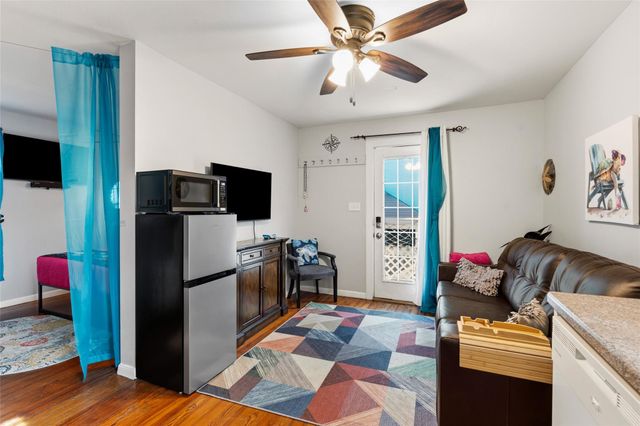 1821 25th Street, Galveston, TX 77550