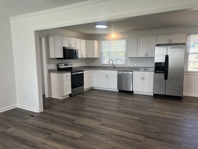 217 Wyly Dr, New Johnsonville, TN 37134