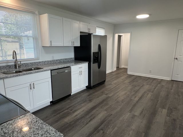 217 Wyly Dr, New Johnsonville, TN 37134