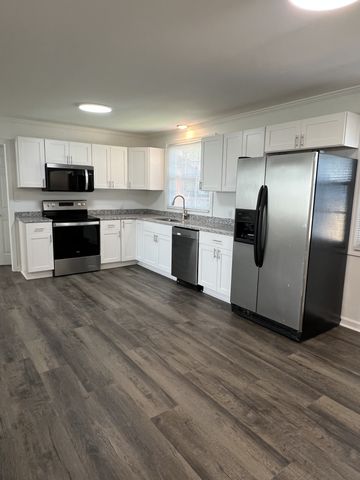 217 Wyly Dr, New Johnsonville, TN 37134