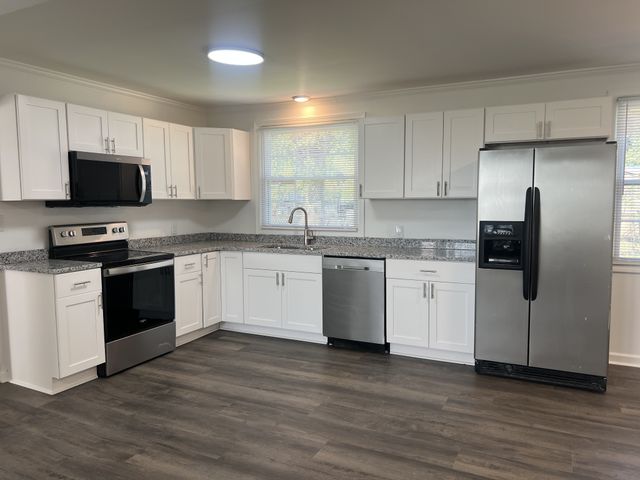 217 Wyly Dr, New Johnsonville, TN 37134