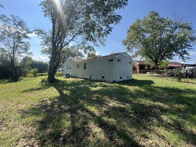 217 Wyly Dr, New Johnsonville, TN 37134