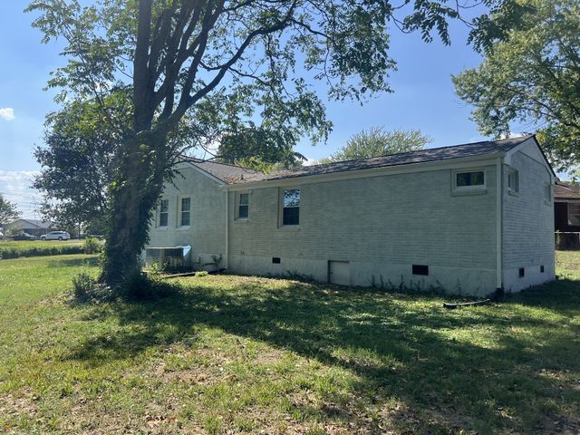 217 Wyly Dr, New Johnsonville, TN 37134