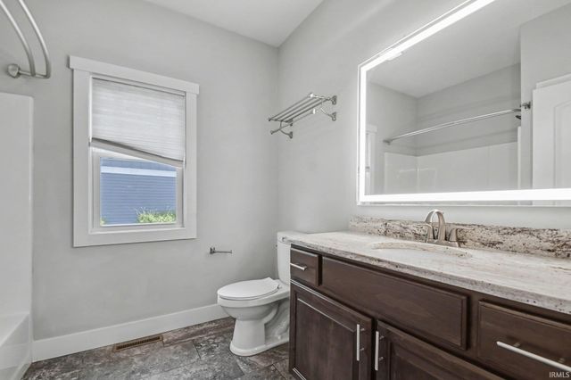2512 Running Deer Drive, South Bend, IN 46614
