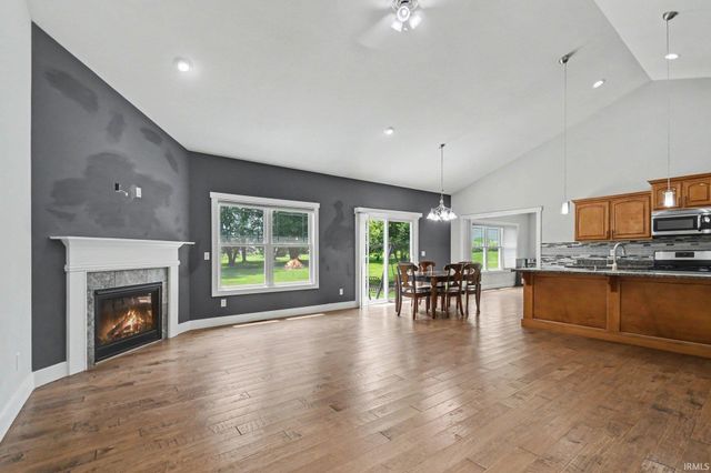 2512 Running Deer Drive, South Bend, IN 46614