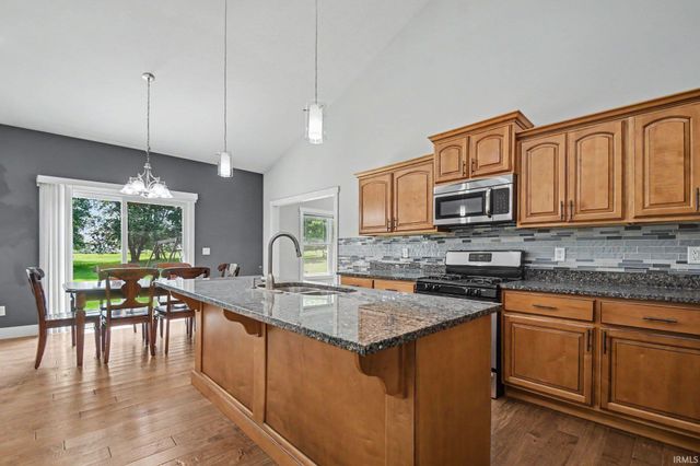 2512 Running Deer Drive, South Bend, IN 46614