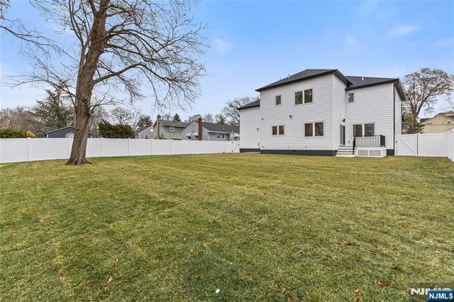 765 7th Avenue, River Edge, NJ 07661