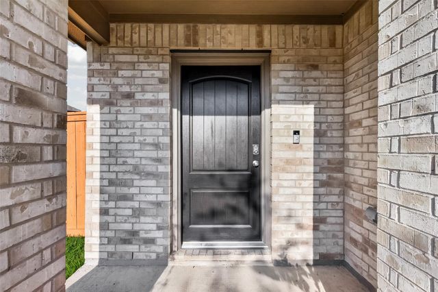 7423 Sunlit Harbor Drive, Cypress, TX 77433