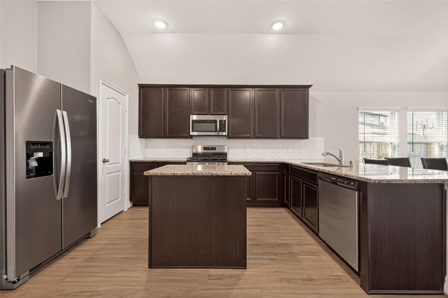 7423 Sunlit Harbor Drive, Cypress, TX 77433