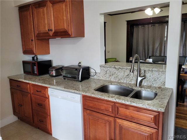 210 East Oak Orchard Street, Shelby, NY 14103