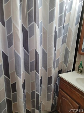 210 East Oak Orchard Street, Shelby, NY 14103