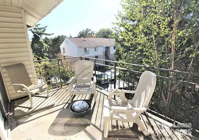 4809 Spring Lake Drive E, Charlotte, NC 28212