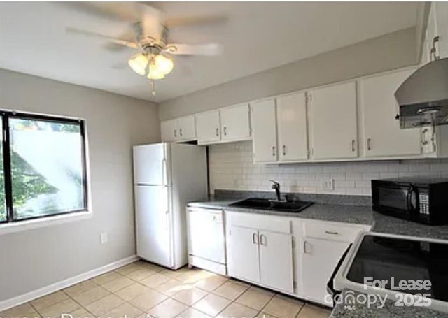 4809 Spring Lake Drive E, Charlotte, NC 28212