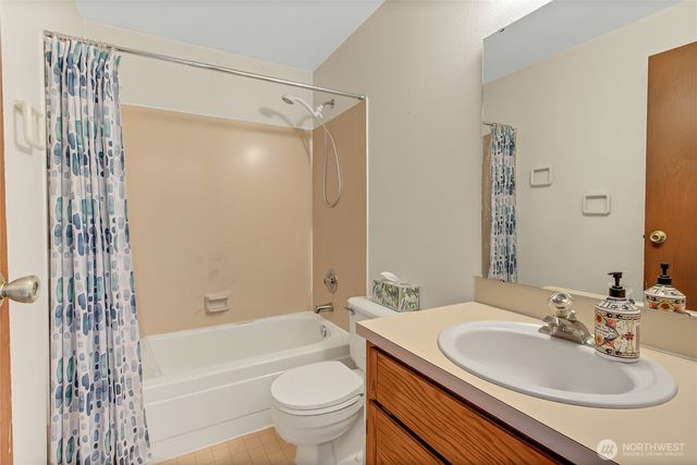 11921 SE 260th Place, Kent, WA 98030