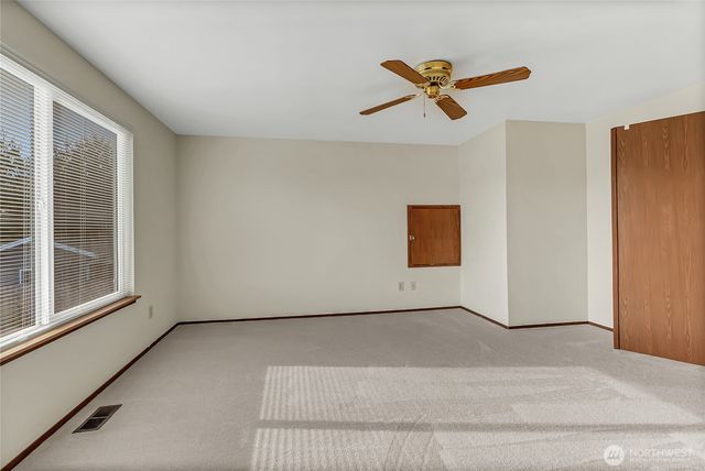 11921 SE 260th Place, Kent, WA 98030