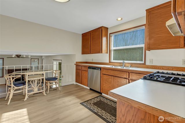 11921 SE 260th Place, Kent, WA 98030