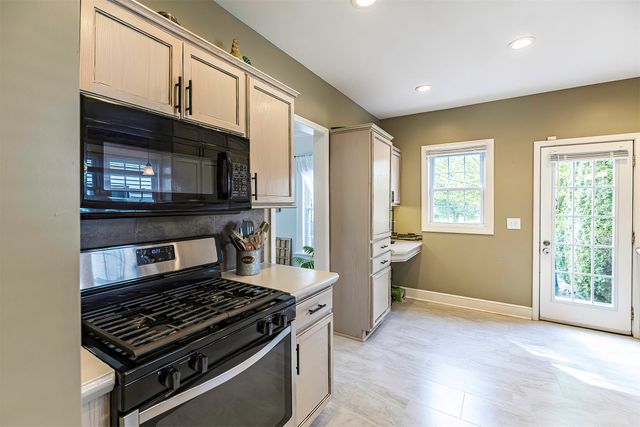 1211 W 30TH Street, Erie, PA 16508
