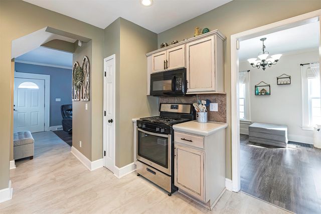 1211 W 30TH Street, Erie, PA 16508
