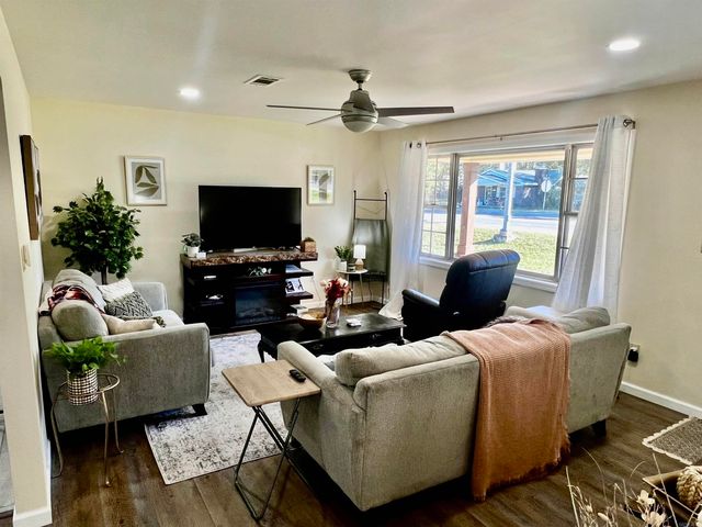 405 Poplar Street, Clarksville, AR 72830