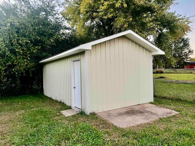 405 Poplar Street, Clarksville, AR 72830