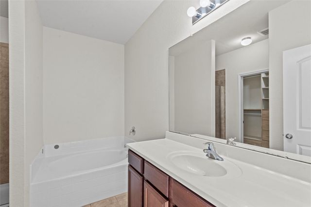 2215 Manta Way, Texas City, TX 77568