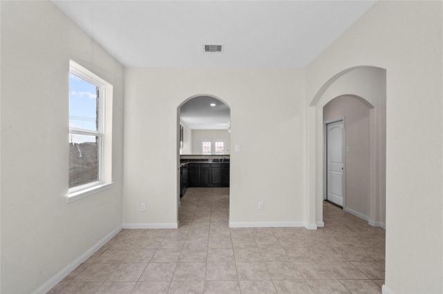 2215 Manta Way, Texas City, TX 77568