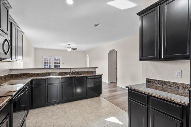 2215 Manta Way, Texas City, TX 77568