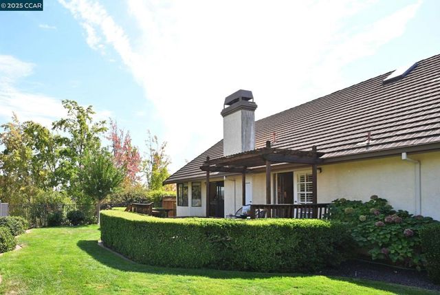 30 Rainbow Bridge Ct, San Ramon, CA 94582