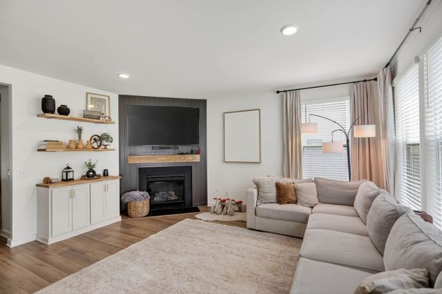 607 Ballard Dr, White House, TN 37188