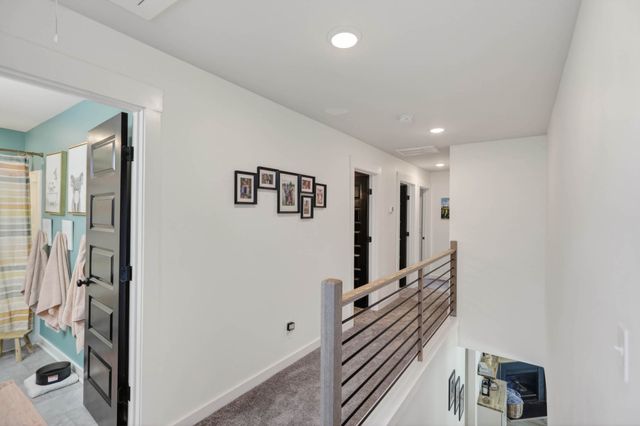 607 Ballard Dr, White House, TN 37188