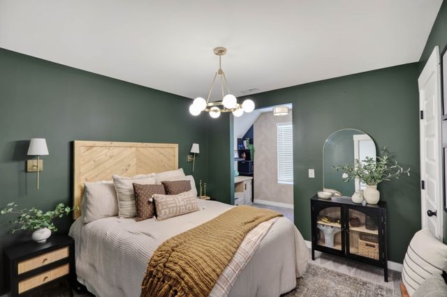 607 Ballard Dr, White House, TN 37188