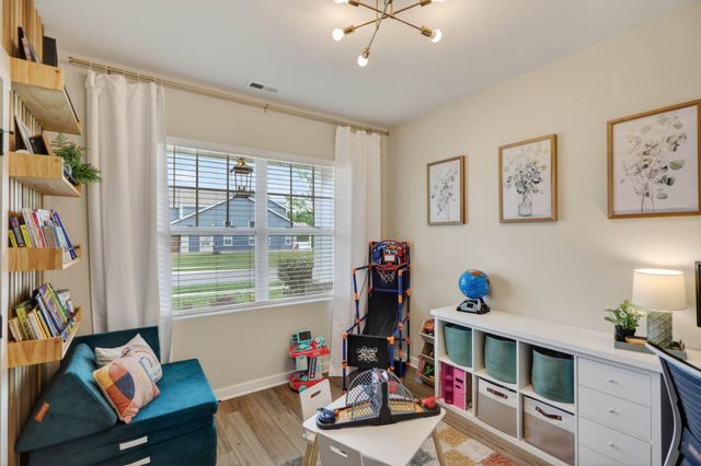607 Ballard Dr, White House, TN 37188