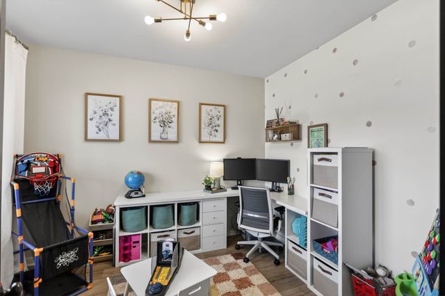 607 Ballard Dr, White House, TN 37188