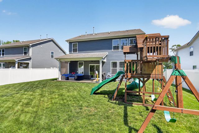 607 Ballard Dr, White House, TN 37188