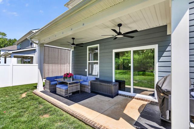 607 Ballard Dr, White House, TN 37188