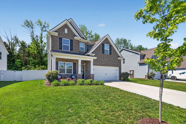 607 Ballard Dr, White House, TN 37188