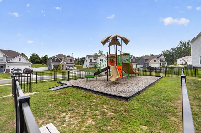 607 Ballard Dr, White House, TN 37188