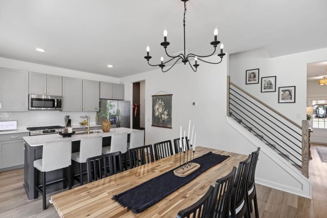 607 Ballard Dr, White House, TN 37188