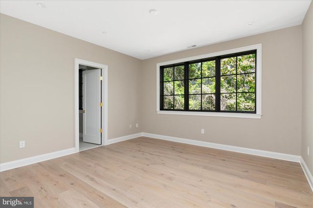 2733 CHESAPEAKE ST NW, Washington, DC 20008