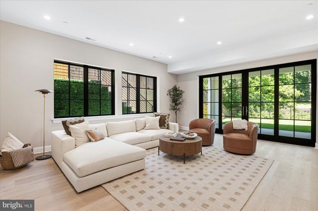 2733 CHESAPEAKE ST NW, Washington, DC 20008