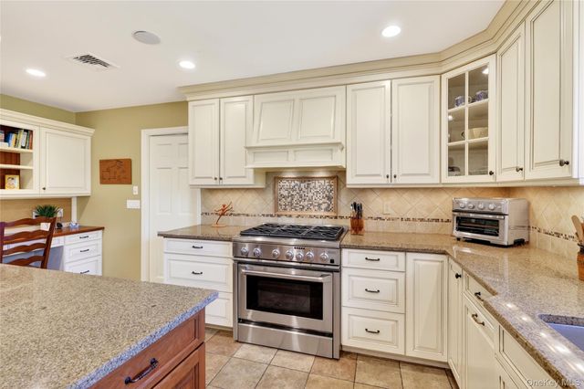 301 Bear Ridge Road, Pleasantville, NY 10570