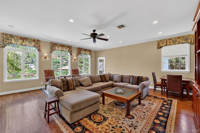 301 Bear Ridge Road, Pleasantville, NY 10570