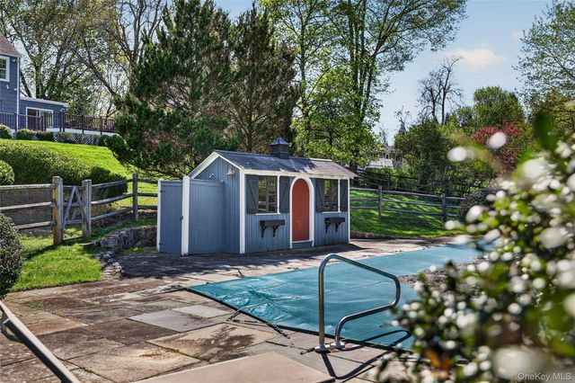 301 Bear Ridge Road, Pleasantville, NY 10570