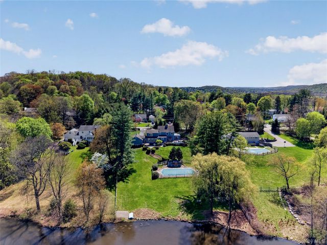 301 Bear Ridge Road, Pleasantville, NY 10570